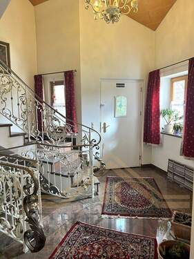 Eingangsbereich - Einfamilienhaus mit 368,00 m&sup2; in Obertaufkirchen zum Kaufen