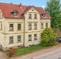 +Investieren leichtgemacht: Familienfreundliches MFH mit drei 4-R-W, Keller & Garten (Neustadt Sa.)+