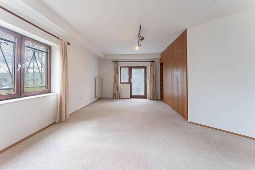 UG Schlafzimmer, Zugang Garten - 