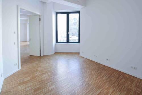 Schlafzimmer 2 mit Flügeltür - 