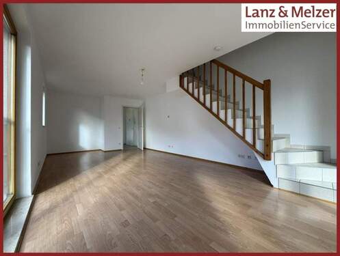 Wohnzimmer_5OG - 4 Zimmer Etagenwohnung zum Kaufen in Berlin