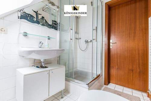 Badezimmer mit Dusche - 