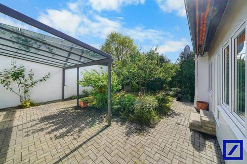 Seitliche Gartensicht - 