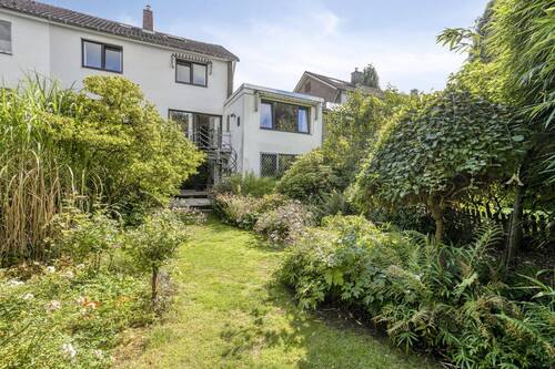 Rückansicht - 7 Zimmer Doppelhaushälfte zum Kaufen in Düsseldorf