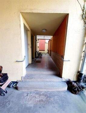 Eingang zu den Wohnungen - 