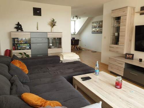 Wohnbereich Richtung Esszimmer - 2 Zimmer Etagenwohnung zum Kaufen in Würzburg