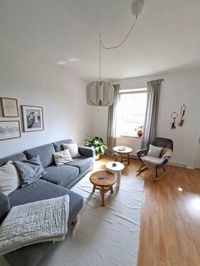Wohnzimmer - 3 Zimmer Etagenwohnung zur Miete in Bremerhaven