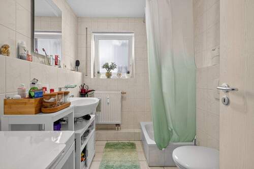 Tageslichtbad - 2 Zimmer Etagenwohnung in Karlsruhe