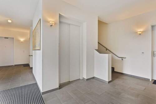 Eingansbereich - Fahrstuhl - 