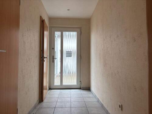 10 EG Eingang Flur - 