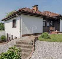 Großzügiges Einfamilienhaus mit Einliegerwohnung und Doppelgarage in schöner Wohn- und Blicklage - Schmitten / Seelenberg Oberreifenberg