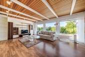 Wohnbereich mit Naturkulisse - 6 Zimmer Bungalow zum Kaufen in Schmitten / Seelenberg
