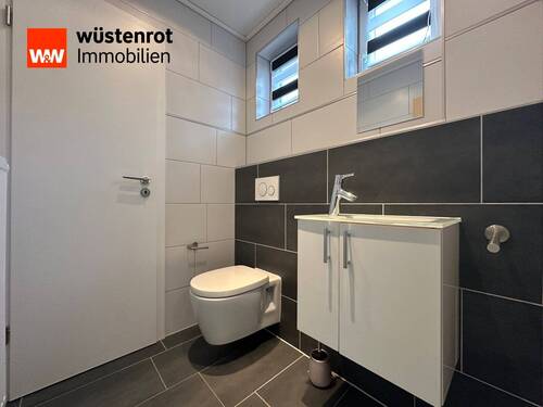 Modernes Gäste-WC EG - Doppelhaushälfte mit 105,00 m² in Weikersheim zum Kaufen