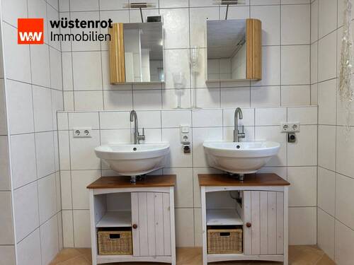 2 Waschbecken im Bad - 