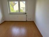 Zimmer - Attraktive 2-Zimmerwohnung - 528,00 EUR Kaltmiete, ca.  44,00 m² Wohnfläche