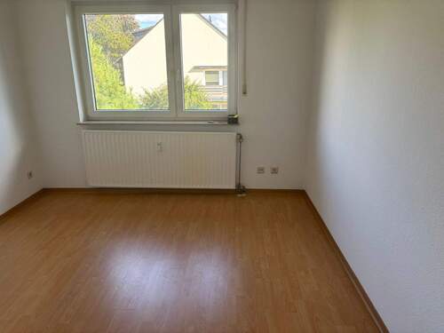 Zimmer - Attraktive 2-Zimmerwohnung - 528,00 EUR Kaltmiete, ca.  44,00 m² Wohnfläche