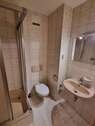 Kleines Bad mit Dusche/WC - 