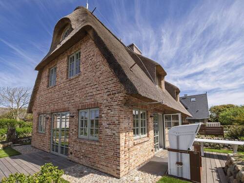 Hausansicht - 5 Zimmer Doppelhaushälfte zum Kaufen in Sylt