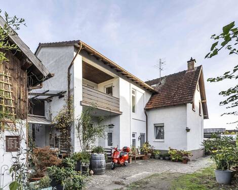 Gesamtansicht des Gebäudes - 8 Zimmer Einfamilienhaus zum Kaufen in Griesheim