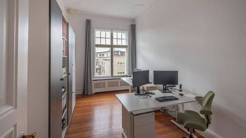 Büroraum 4 - Helle Altbau-Büroräume am Viktoria-Luise-Platz - flexibel und möbliert