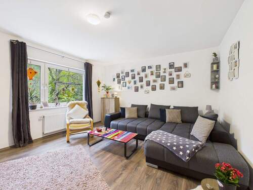 Wohnzimmer - Investieren in Iserlohn: 3-Zimmer-Wohnung in ruhiger Lage!