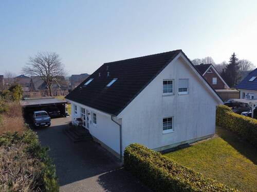 24331 LooseImmo Haus Seitenansicht - 