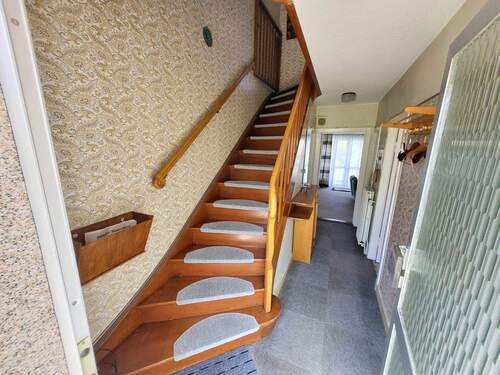 EG: Hauseingang/Flur - Reihenmittelhaus mit 78,10 m&sup2; in Lübeck / Marli zum Kaufen