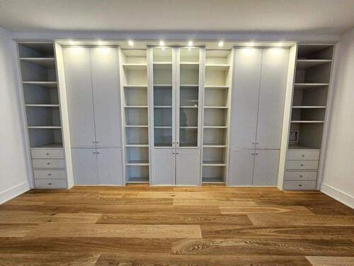 Einbauschrank Wohnzimmer - 3 Zimmer Etagenwohnung in Solingen
