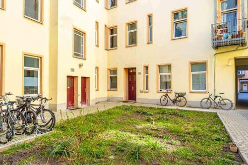 Hofseite - Vermietete 2-Zimmerwohnung mit Balkon im Soldiner Kiez Wedding