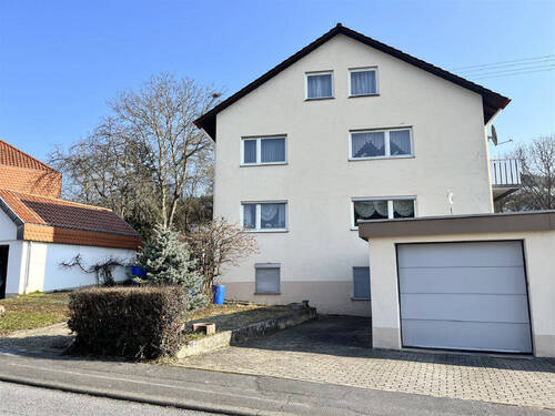 Bild1 - gepflegtes Mehrfamilienhaus in ruhiger und sonniger Lage von Königshofen zu verkaufen