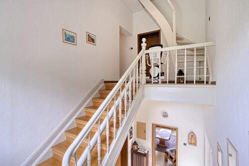 22 Treppe zum Obergeschoss - 