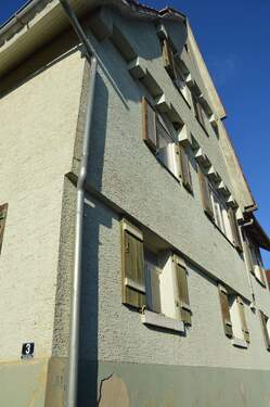 Drohnenbild links oben ist die Scheune. - 5 Zimmer Einfamilienhaus zum Kaufen in Mühlacker-Großglattbach