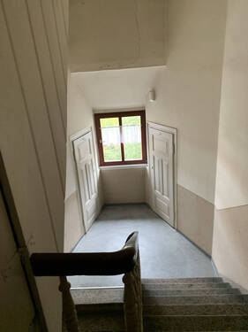 Treppenhaus Lö 27 - Mehrfamilienhaus, Wohnhaus mit 480,00 m&sup2; in Görlitz zum Kaufen