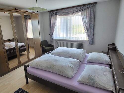 Schlafzimmer - Mehrfamilienhaus, Wohnhaus mit 368,00 m&sup2; in Kleinich zum Kaufen