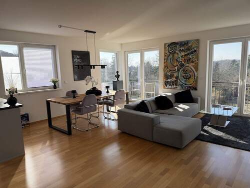 Wohnraum - 3 Zimmer Etagenwohnung in Frankfurt