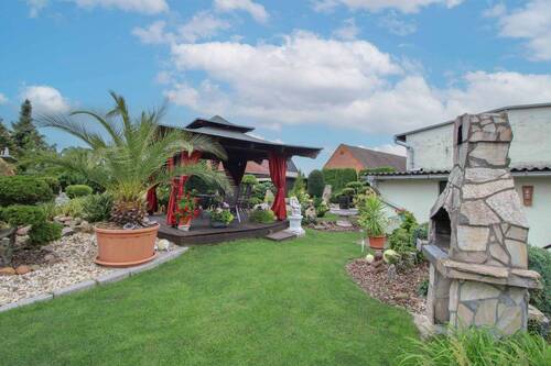 Terrasse und Grillplatz - 
