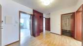 Flur - 3 Zimmer Etagenwohnung zum Kaufen in Düsseldorf