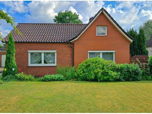 Vorderansicht - 3 Zimmer Einfamilienhaus zum Kaufen in Neumünster