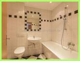Badezimmer - 2 Zimmer plus Arbeitszimmer - 2.OG mit Balkon - modernes Badezimmer - zur Miete in Plauen