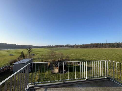 Balkon_Aussicht_1 - Gemütliche 2,5-Zimmer DG Wohnung mit Balkon und Traumaussicht in ruhiger Lage