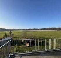 Gemütliche 2,5-Zimmer DG Wohnung mit Balkon und Traumaussicht in ruhiger Lage - Weisendorf / Nankendorf