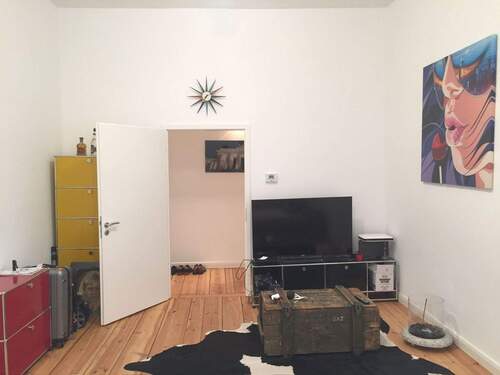 Wohnzimmer - Provisionsfrei: Vermietete, kernsanierte Innenhofwohnung in attraktiver Lage