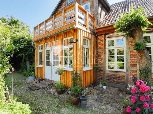 Eingang Innenhof mit Windfang - 