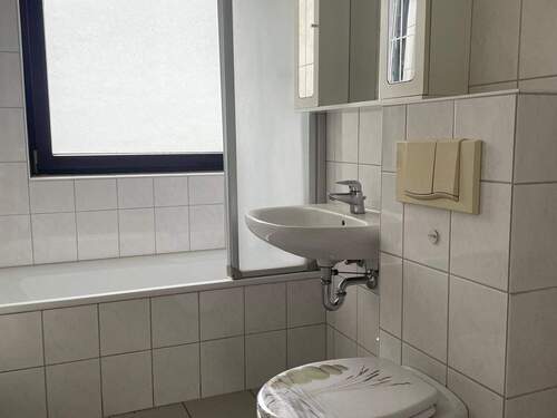 Badezimmer - Etagenwohnung mit 72,00 m² in Arnsberg zur Miete