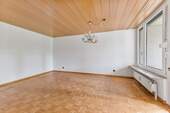 Wohnzimmer - 3 Zimmer Etagenwohnung zum Kaufen in Fellbach