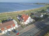 Luftbild vorne links - Direkter Ostseeblick - unverbaubar, EFH mit 2 FE-Wohnungen, Teilkeller, PkW-Stellplätze
