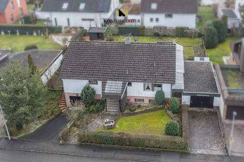 Nordseite - 6 Zimmer Einfamilienhaus zum Kaufen in Gäufelden