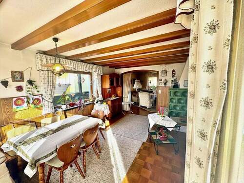 Esszimmer mit Kachelofen - 