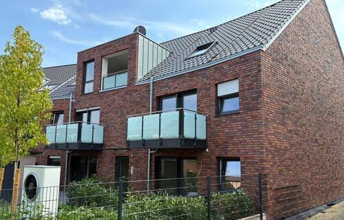 rückwärtige Hausansicht - Wohnen im Ortskern zentrale Lage hoher Wohnkomfort