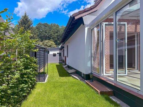 1902 LooseImmo Ansicht seitlich - 2 Zimmer Doppelhaushälfte zur Miete in Techau/Ratekau